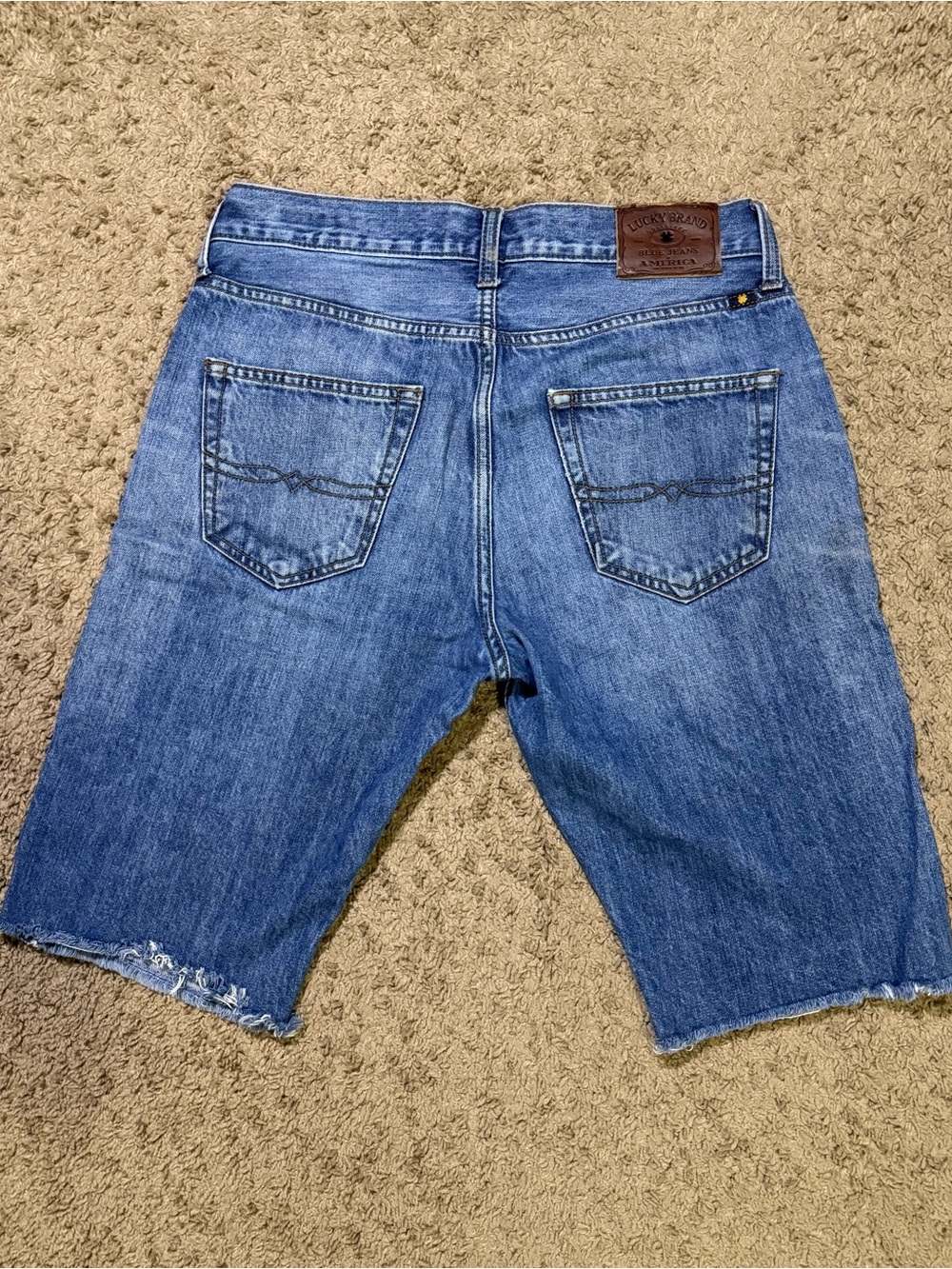 Lucky Brand Men’s Blue Washed Denim Shorts Waist Size -30